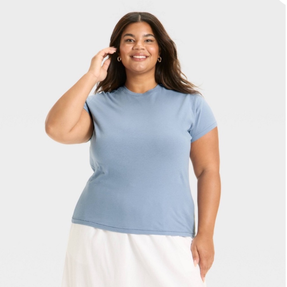 Universal Thread Women's Light Blue Short Sleeve Tee